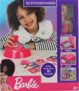 Barbiedukke med Klistermærke-maskine